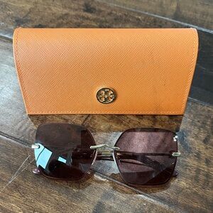 Tory Burch aviator style sunglasses